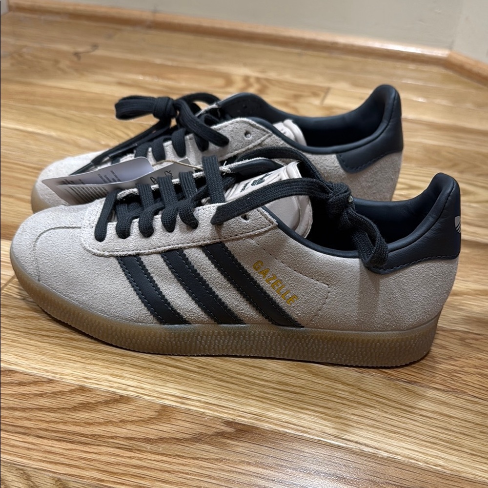 adidas Women's Gray and Black Sneakers